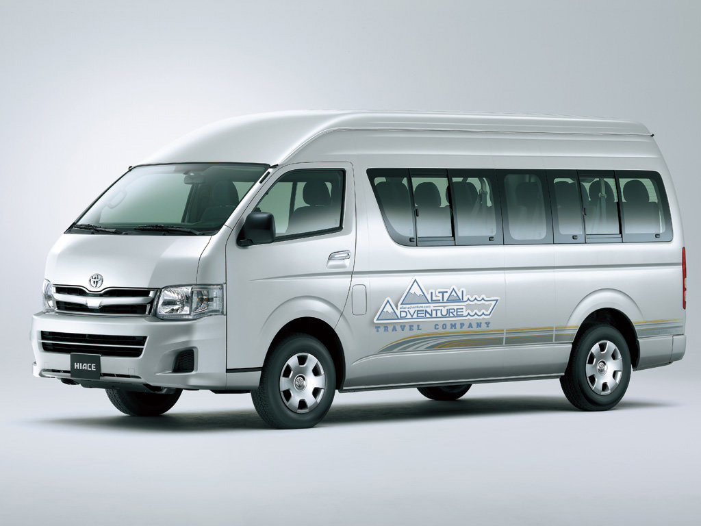 Микроавтобус Toyota Hiace